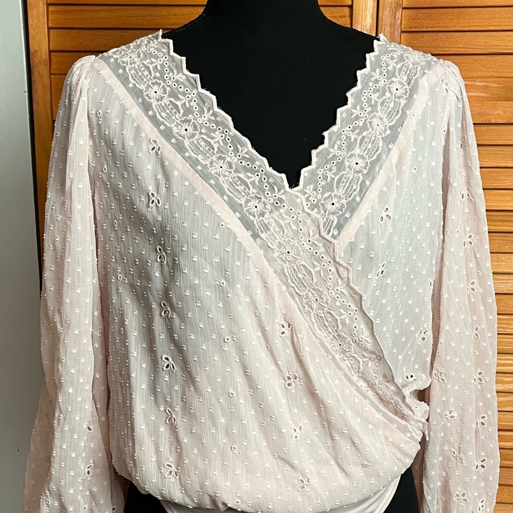 Express Lace Detail Bodysuit in Light Pink